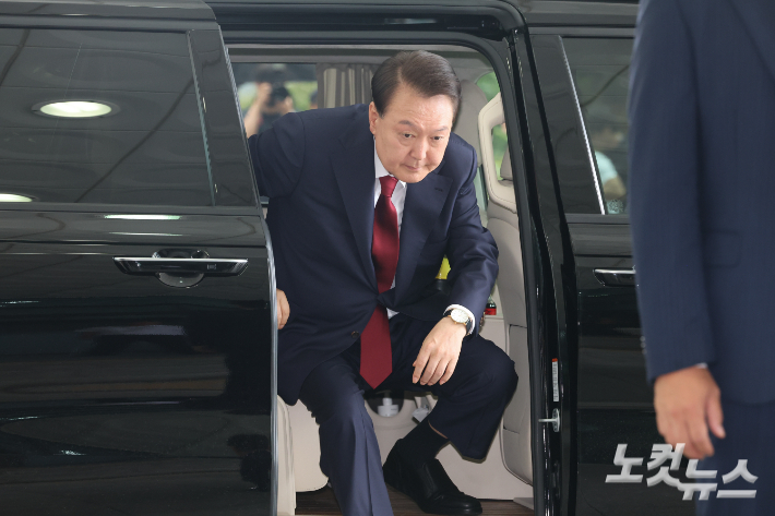 [속보]내란특검 "오전 10시 14분부터 尹 조사 시작"