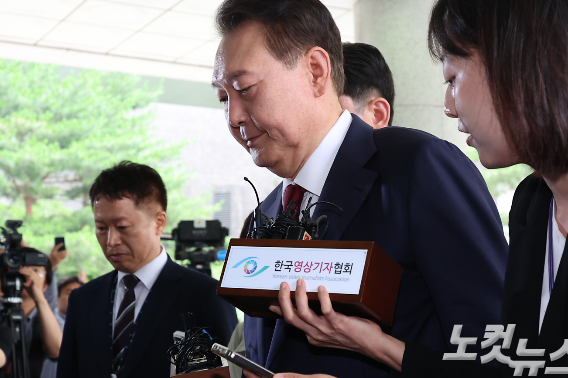 [속보]내란특검 "조은석 특검과 尹 면담은 없어"