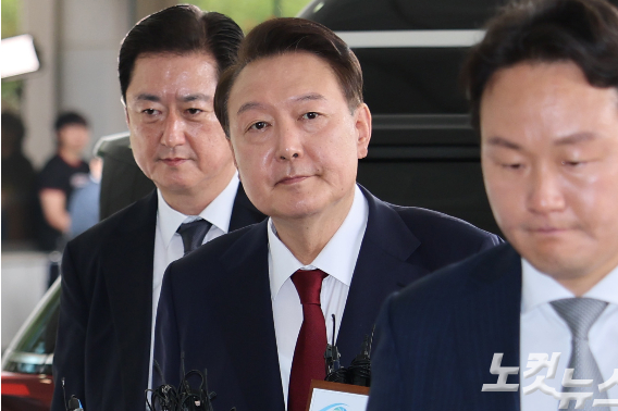 [속보]내란특검 "가급적 尹 외환 혐의도 조사"