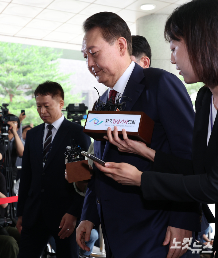 [속보]특검 "尹오전조사 종료…체포방해 마무리되면 국무회의 조사"