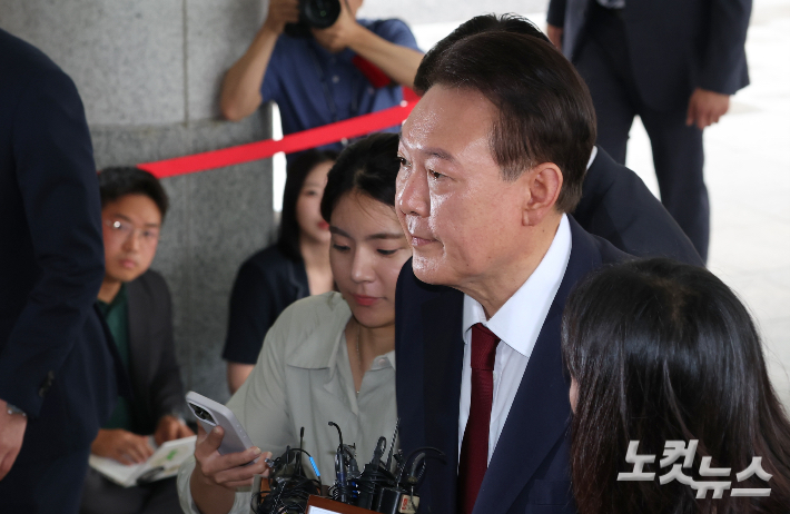 尹 조사, 오후 4시45분 재개…특검 "자정 전 마무리 후 추가 소환"