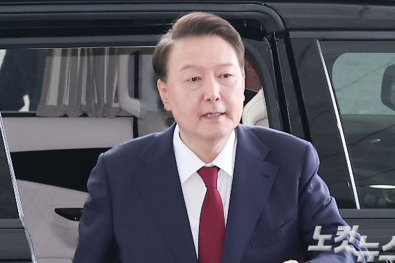 [속보]내란특검, 尹 피의자 신문종료…조서 열람 시작