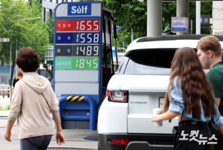 중동 불안에 주유소 기름값 2주 연속 상승