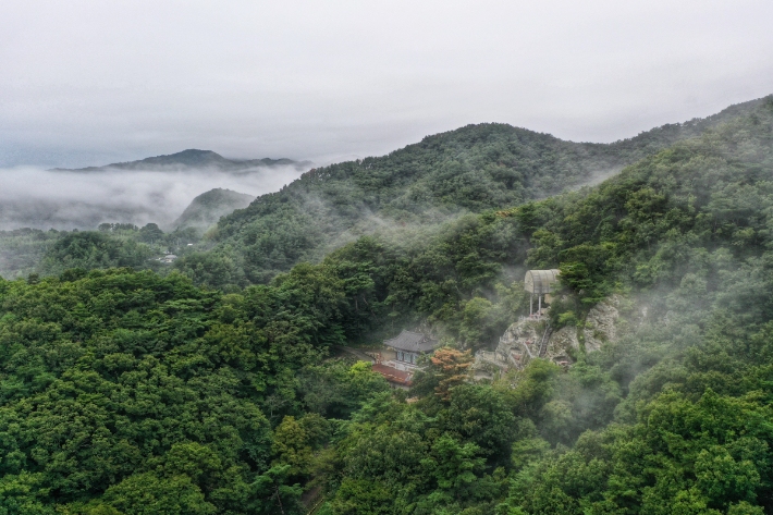 골굴사 전경. 경주시 제공