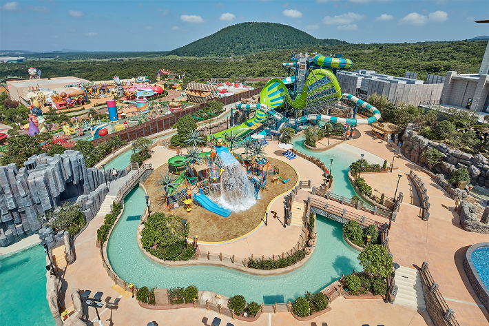 제주신화월드 워터파크 측 제공