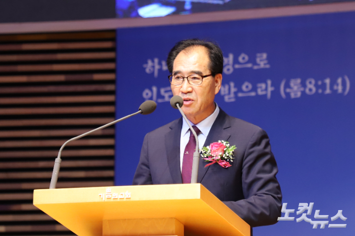 예배에서는 전남성시화 대표회장 이기봉 목사(사진)가 강사로 나서 에베소서 4:3~4를 통해 '성령 안에서 하나되자'를 제목으로 설교했다. 유상원 아나운서