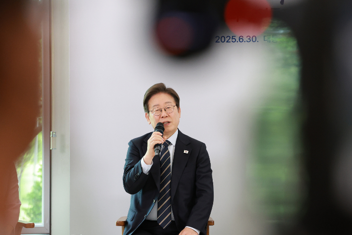 언론 묻고 국민에 답한다…李, 취임 한 달 기자회견 예고