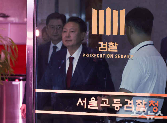 [속보]내란특검 "尹측, 의견서에서 7월 5일 이후로 조사 요청"