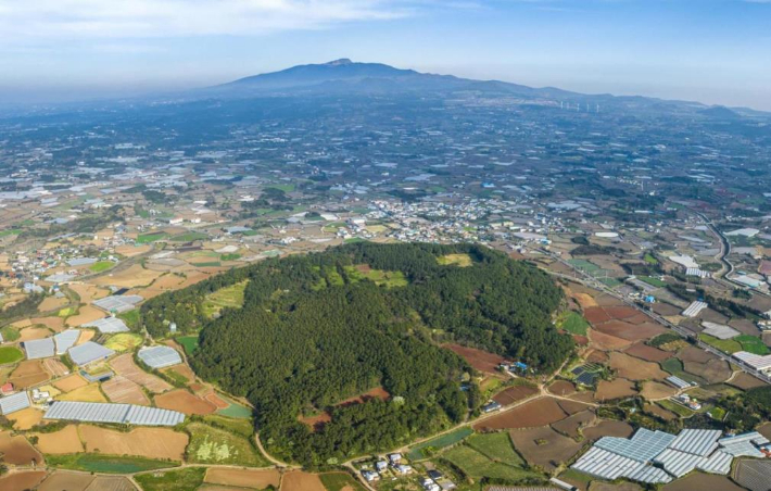 제주 오름 관리 엉망…전문성 부족에 중구난방