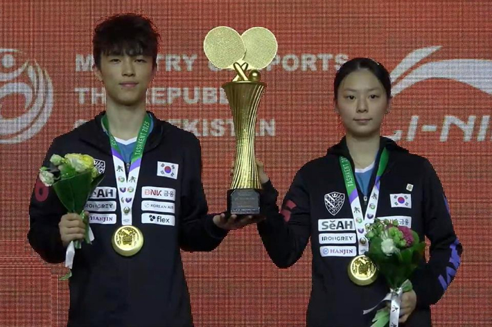 '유남규 딸 넘었다' 박가현, 김가온과 亞청소년선수권 혼복 우승