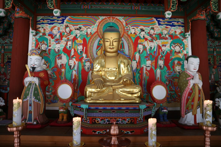 성주사 석조지장보살삼존상. 경남도청 제공 