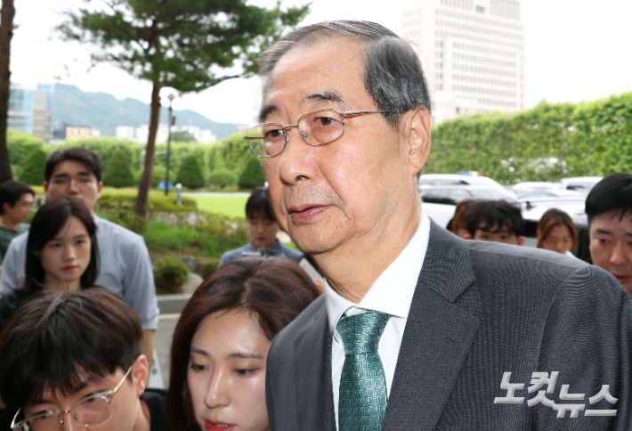 한덕수 전 국무총리가 2일 오전 서울 서초구 서울고검에 마련된 내란특검 사무실로 출석하고 있다. 황진환 기자