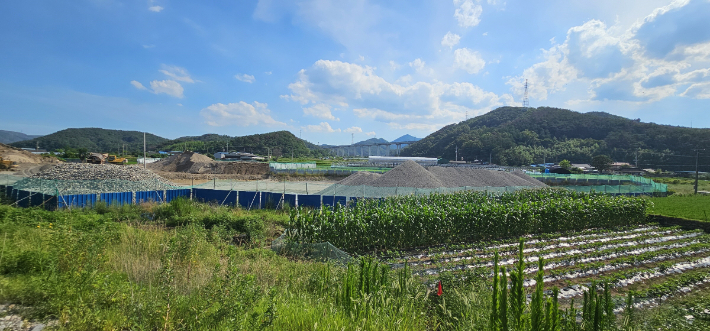 경주시가 육상골재 채취 사업장에 대한 지도점검을 실시하고 있다. 경주시 제공