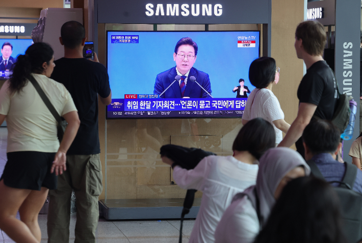 [속보]李대통령 "추가 신도시, 균형발전 측면에서 검토해야"
