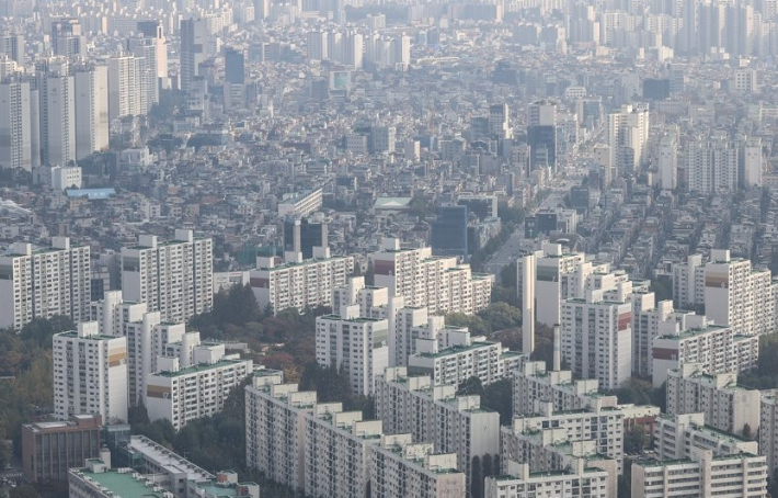 "수요 억제책 많아"…LTV 강화·전세대출 DSR 카드 나오나