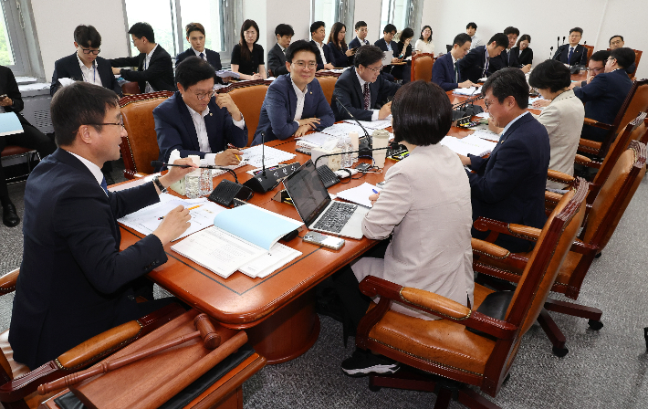 막판 추경 줄다리기…합의 안되면 與 단독추진 가능성