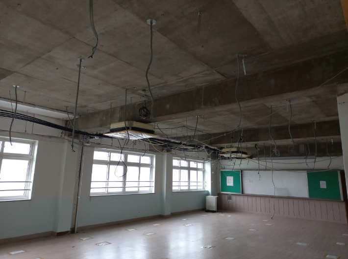 석면 해체 제가 공사. 대전서부교육지원청 제공