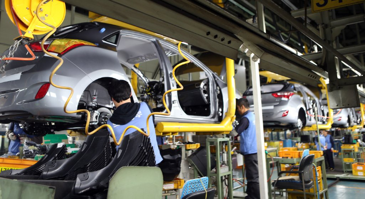 트럼프식 '크고 아름다운 법'의 파장…車·배터리 업계 대위협