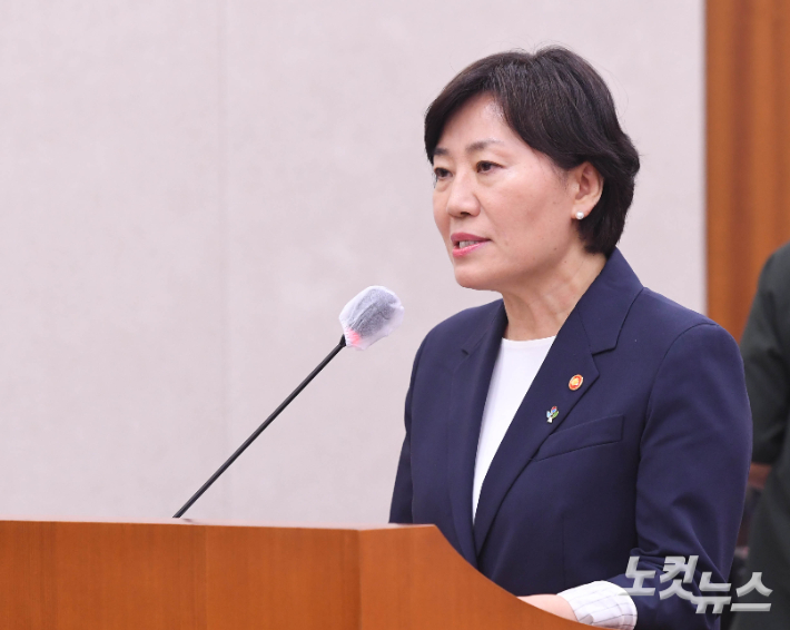 황진환 기자