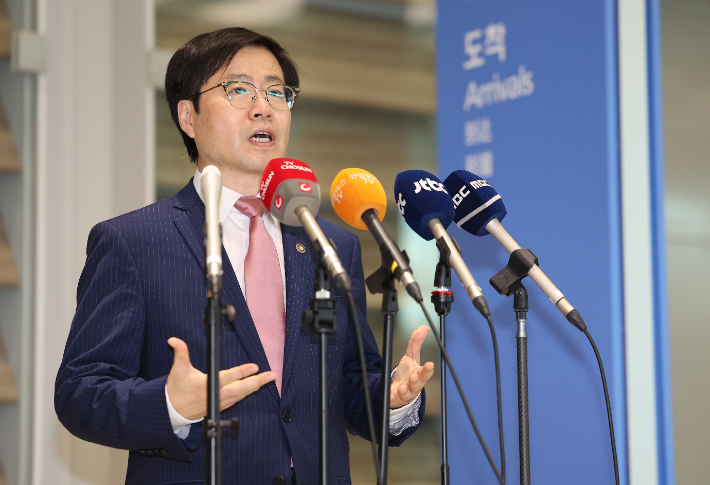 한미 고위급 통상 협상을 위해 지난달 워싱턴 DC를 방문했던 산업통상자원부 여한구 통상교섭본부장(사진)이 오늘 밤 다시 미국으로 출국한다. 연합뉴스