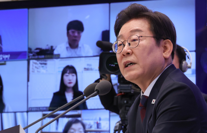 지하철 타 본 사람의 화법[어텐션 뉴스]
