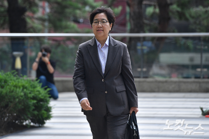 정은경 복지장관 후보자 재산 56억원…배우자는 손소독제 주식 신고