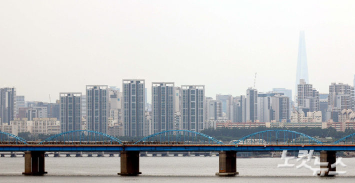 서울 부동산 시장 관망세 뚜렷…거래 급감, 계약 취소 속출