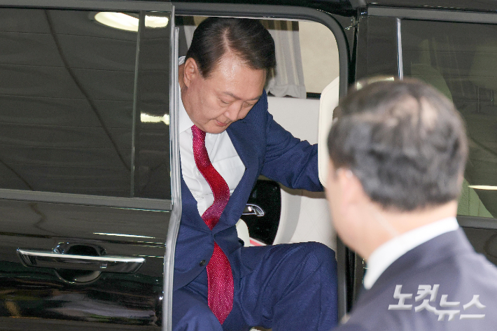[속보]특검 "尹구속영장 유출은 중대범죄…피의사실 공개돼 우려"