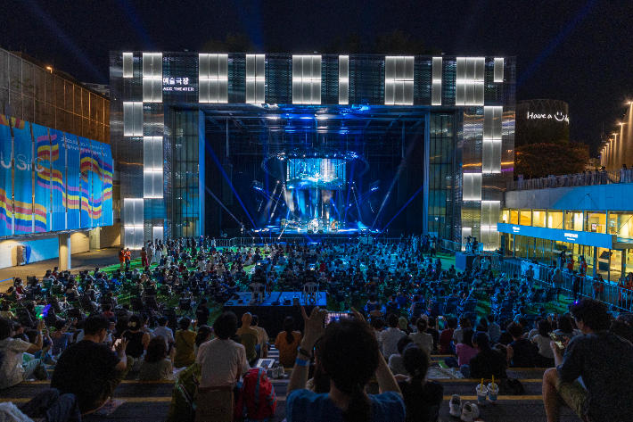 국립아시아문화전당재단은 오는 8월 29일부터 31일까지 3일 동안 국립아시아문화전당 예술극장 일대에서 'ACC 엑스뮤직페스티벌'을 개최한다. 국립아시아문화전당재단 제공