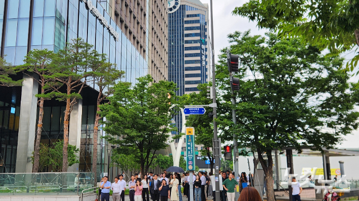 주 4.5일 vs 월급 인상…직딩들의 이유 있는 선택