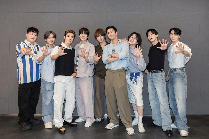 슈퍼주니어는 8일 저녁 6시 정규 12집 '슈퍼주니어 이오'로 컴백한다. SM엔터테인먼트 제공