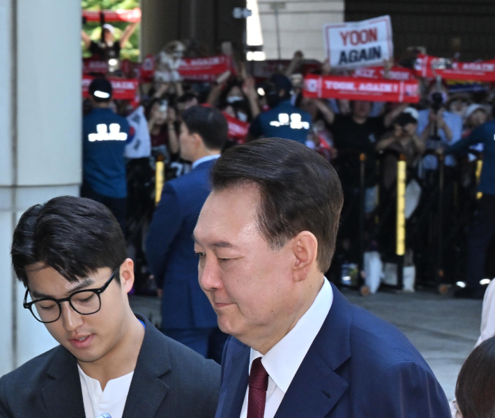 尹 지지자들, 내일 서울중앙지법 집결…2천여명 집회 신고