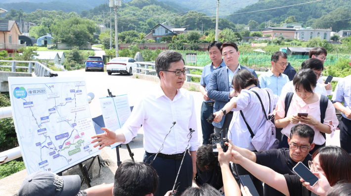 김동연 "특검, 김건희 패밀리 탐욕+양평군민 피해 밝혀야"