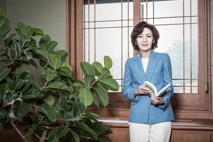 "이진숙, 제자 논문 가로채기 의혹은 오해"…충남대 제자들 호소문