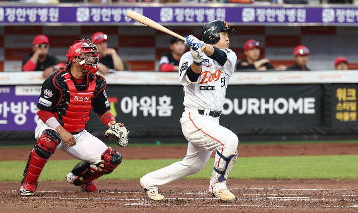 한화, KIA 꺾고 50승 선착…선발 전원 안타 폭발에 문동주도 웃었다