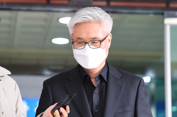 '이태원 참사 후 자료 삭제' 서울경찰청 전 정보부장 징역 6개월