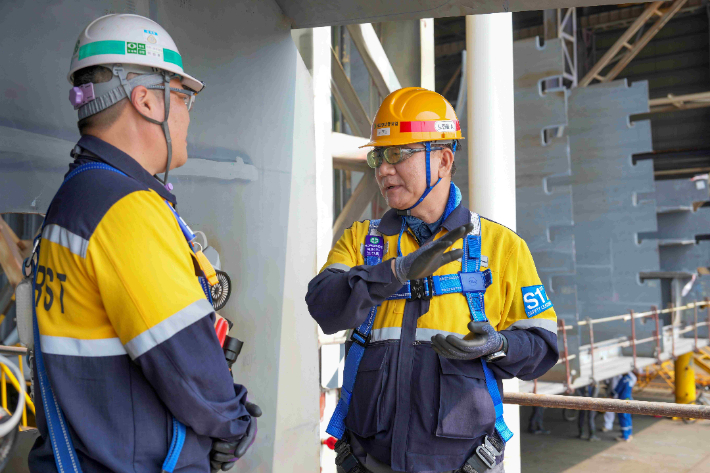 노진율 HD현대중공업 사장이 지난 8일 HD현대삼호 사업장을 방문해 현장 안전 활동을 펼쳤다. HD현대중공업 제공