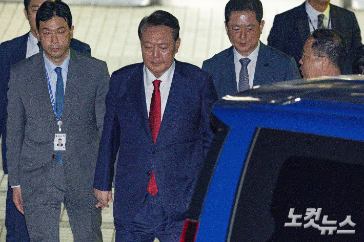 윤석열 전 대통령 재구속…법원 "증거인멸 염려"