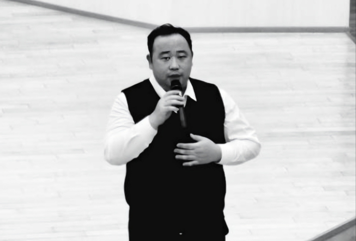 교회에서 찬양팀으로 활동하는 모습. 강봉석 집사 제공