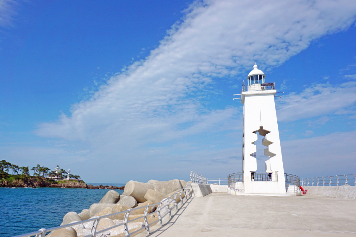 감포항 남방파제 등대. 경주시 제공