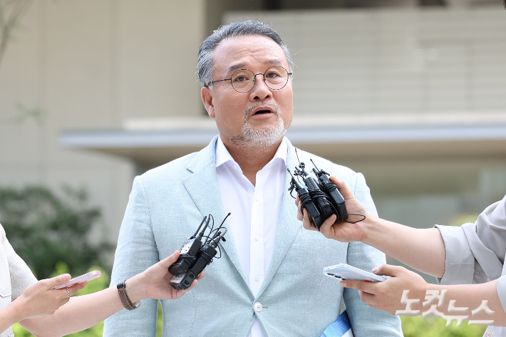 삼부토건 전·현직 회장 특검 출석…"김건희 모른다"
