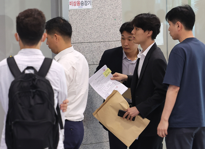 해병특검, 이종섭·국방부 등 10여곳 첫 압수수색…'尹 격노설' 정조준