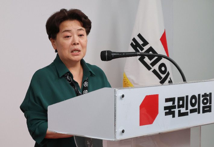 [속보]국민의힘 혁신위 "尹부부 전횡 바로 잡지 못한 점 반성하고 사죄"