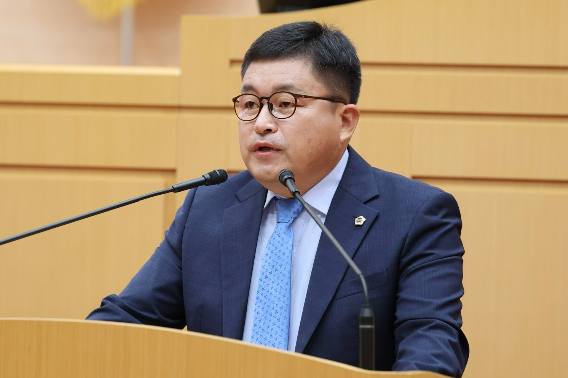 모정환 전남도의원이 10일 제392회 임시회 제1차 본회의에서 5분 자유발언을 통해 광주 소각장 설립 부지가 함평군 월야면과 불과 700m 밖에 떨어져 있지 않아 함평 군민 의견이 반드시 반영되도록 전남도가 광주시와 적극적 협의에 나서야 한다고 촉구했다. 전남도의회 제공