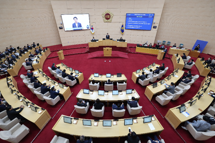 전남도의회가 10일 본회의장에서 제392회 임시회 제1차 본회의를 개회했다. 전남도의회 제공