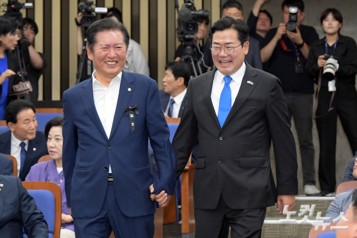 정청래 "당원은 영원해"…박찬대 "대통령과 호흡"