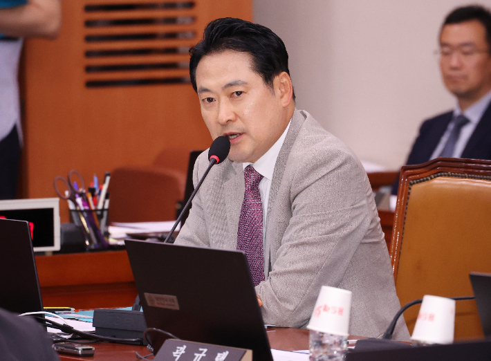 인사말 하는 장동혁 의원     (서울=연합뉴스) 김주형 기자 = 1일 국회에서 열린 법제사법위원회 전체회의에서 야당 간사인 국민의힘 장동혁 의원이 인사말하고 있다. 2025.7.1     kjhpress@yna.co.kr (끝)   <저작권자(c) 연합뉴스, 무단 전재-재배포, AI 학습 및 활용 금지> 연합뉴스