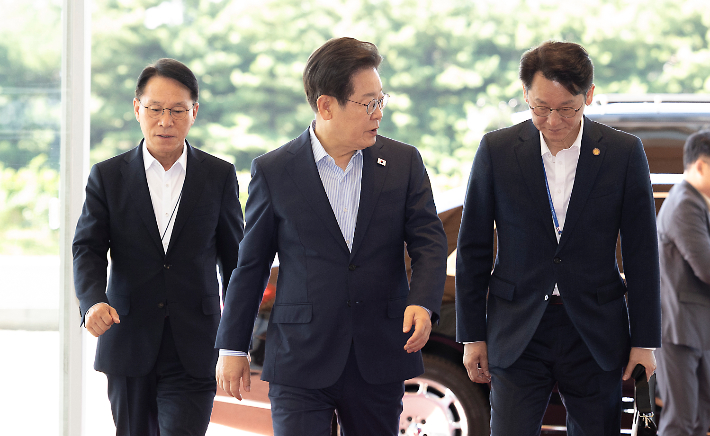 李대통령 국정지지도 TK∙PK서도 55%…60대 59%[한국갤럽]