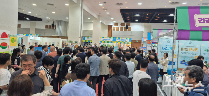 제주국제컨벤션센터에서 사흘간 열리는 '제7회 푸파페 제주(Food tech & Farming @ JEJU Fair)'가 11일 개막했다. 제주CBS