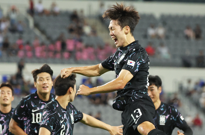 '강상윤·이호재 데뷔골' 홍명보호, 홍콩 2-0 완파…동아시안컵 2연승